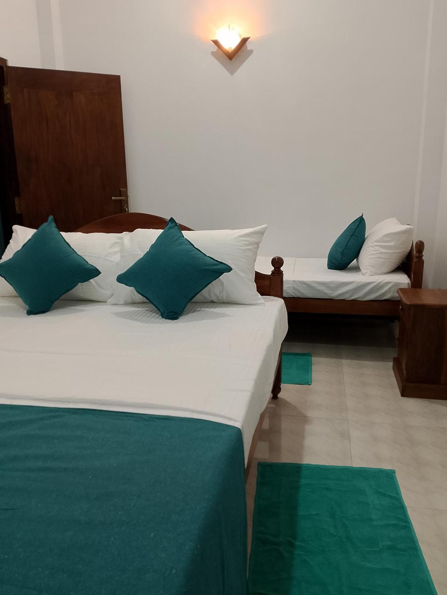 Star Beach Villa Tangalle Exterior photo