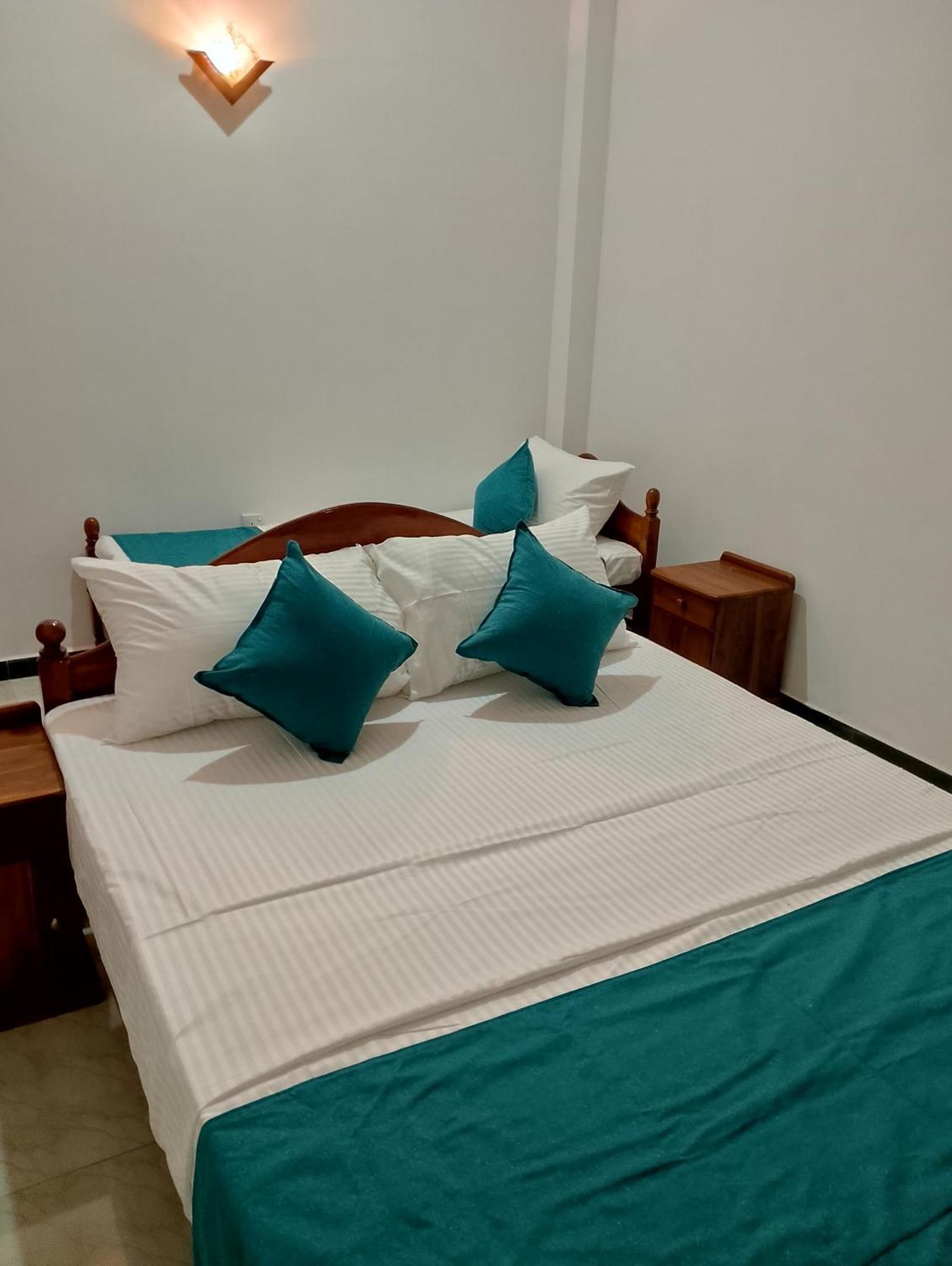Star Beach Villa Tangalle Exterior photo